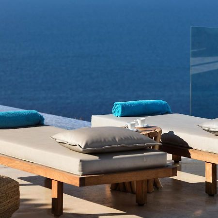 Akron Luxury Suites Koríthion Exteriör bild