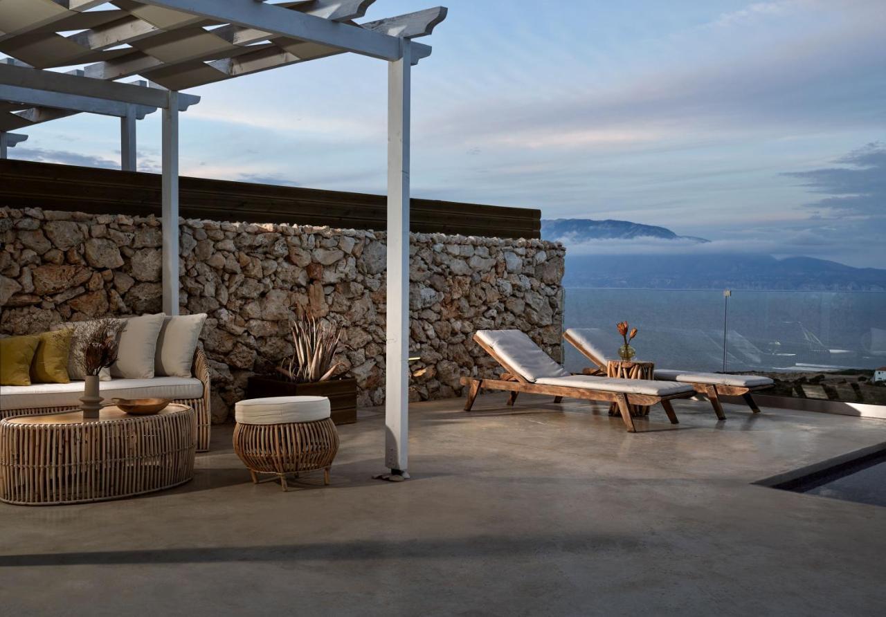Akron Luxury Suites Koríthion Exteriör bild