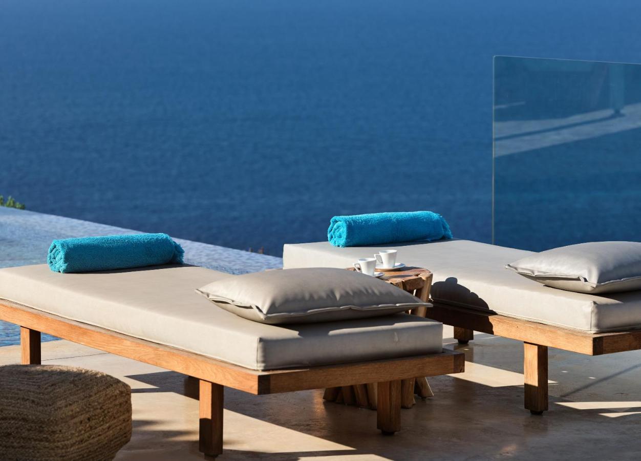Akron Luxury Suites Koríthion Exteriör bild