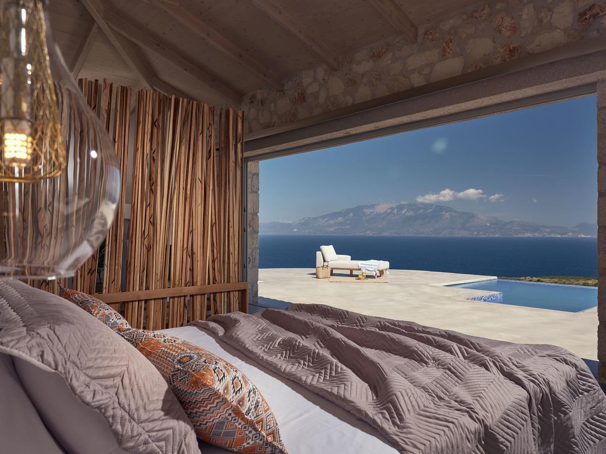 Akron Luxury Suites Koríthion Exteriör bild